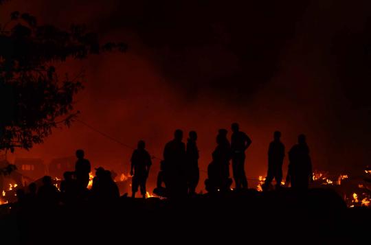 Kebakaran hanguskan rumah dan lapak pemulung di Mampang