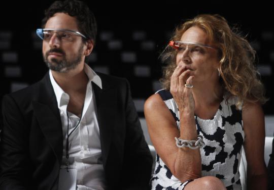 Google Glass hadir di New York Fashion Week 2012