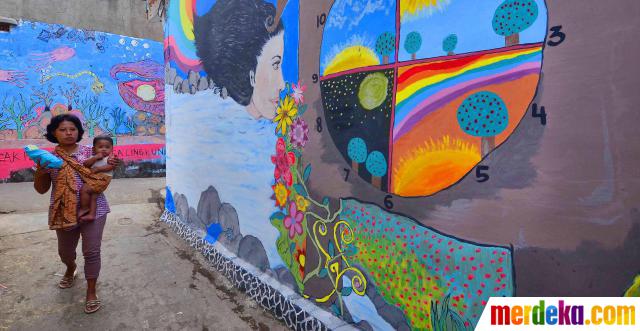 Foto : Kampung kreatif di gang sempit merdeka.com