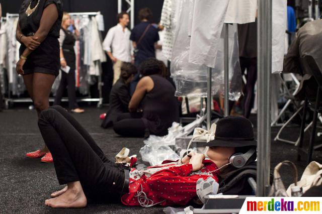 Model Hollywood Di Kamar Ganti - Nude Women Fuck