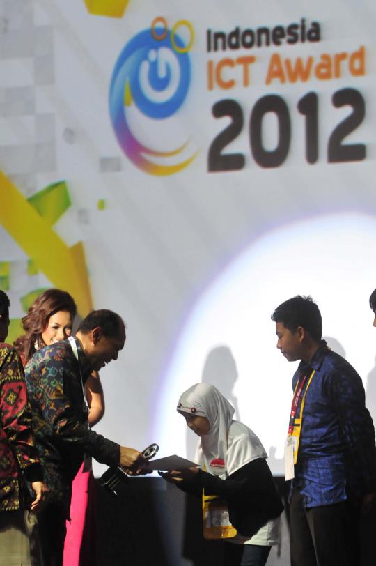 Malam penganugerahan Indonesia ICT Award 2012