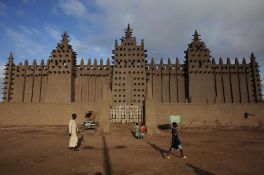 Melihat masjid Djenne, masjid unik di Mali 