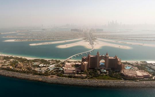 Menikmati keindahan, kemewahan Kota Dubai dari atas langit