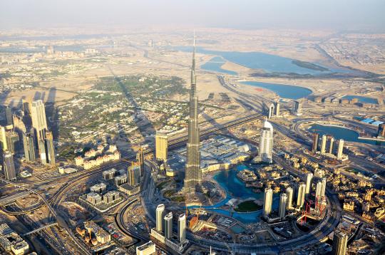 Menikmati keindahan, kemewahan Kota Dubai dari atas langit