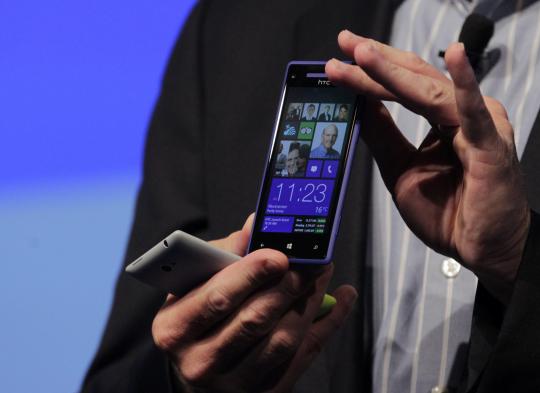 HTC luncurkan ponsel pintar HTC Windows Phone 8X dan 8S