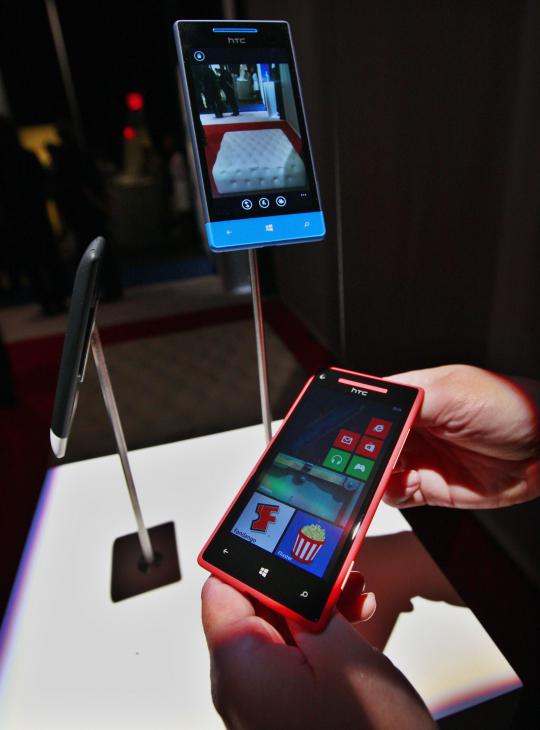 HTC luncurkan ponsel pintar HTC Windows Phone 8X dan 8S