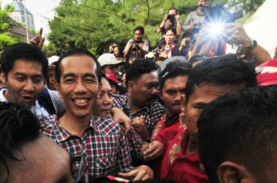 Relawan Jokowi-Ahok rayakan kemenangan 