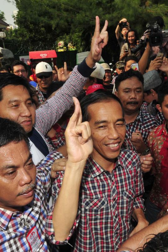 Relawan Jokowi-Ahok rayakan kemenangan 