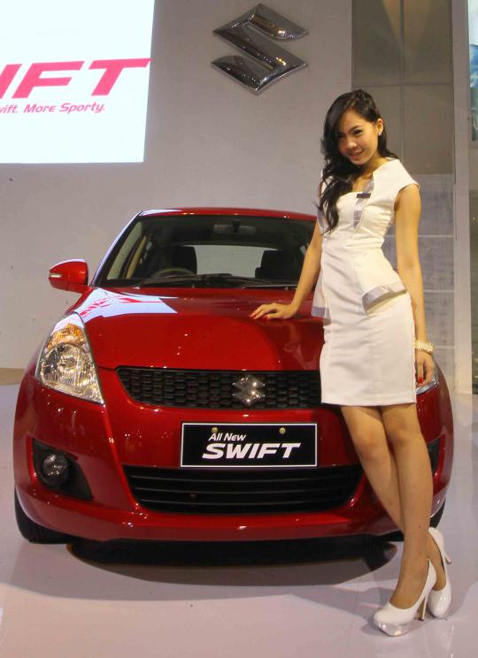 SPG cantik jelita ramaikan IIMS 2012