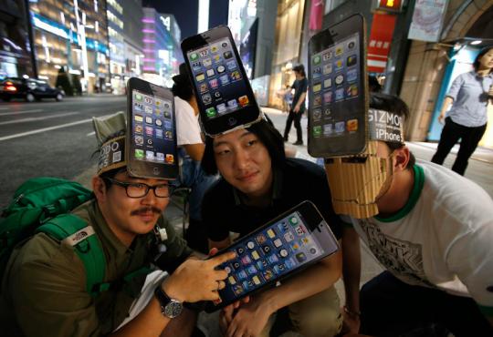 Penjualan perdana Apple iPhone 5 di seluruh dunia