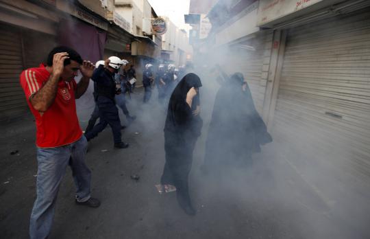 Polwan anti huru hara amankan unjuk rasa di Bahrain