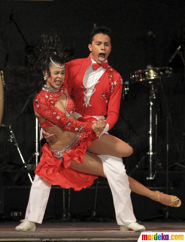 Foto : Festival tari Salsa di Kolombia merdeka.com