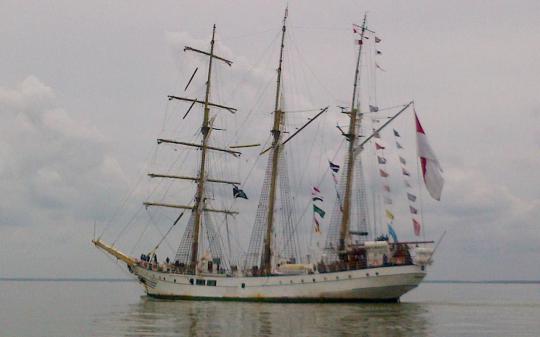 Kapal legendaris KRI Dewaruci tiba di Belawan