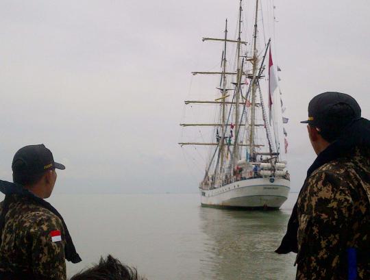 Kapal legendaris KRI Dewaruci tiba di Belawan
