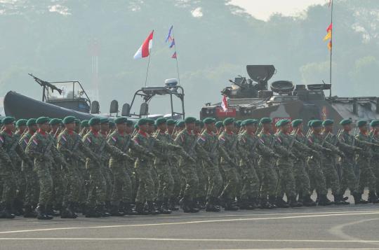 Presiden SBY pimpin upacara HUT TNI ke -67