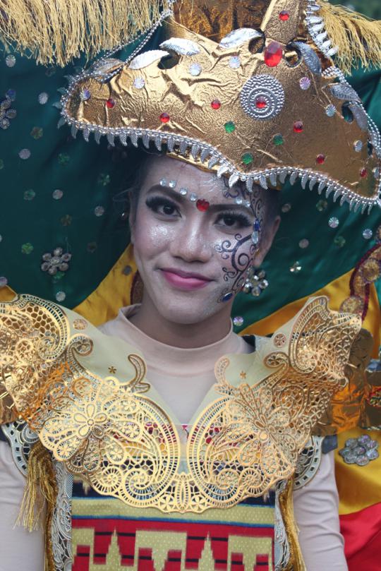 Cantiknya gadis Lampung saat Karnaval Tapis