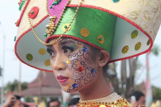 Cantiknya gadis Lampung saat Karnaval Tapis