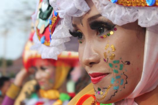 Cantiknya gadis Lampung saat Karnaval Tapis