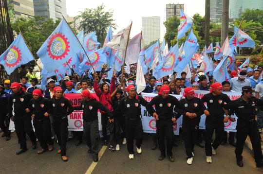 Ratusan massa SPSI berkumpul mendukung KPK