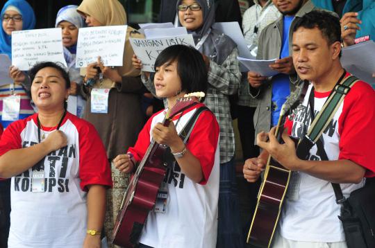 Aksi seniman Pasuruan dukung KPK