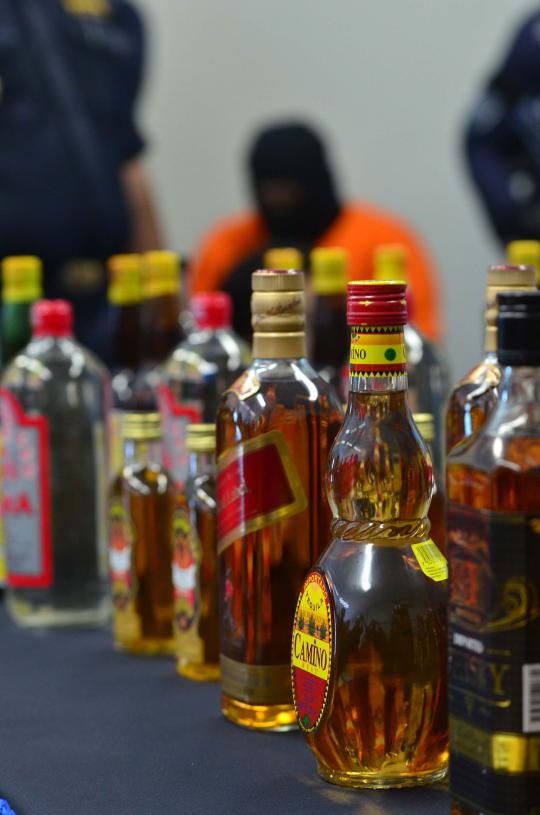 Bea Cukai sita puluhan ribu Miras Ilegal