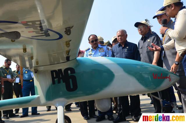 Foto Menhan Saksikan Uji Terbang Pesawat Tanpa Awak Merdeka Com