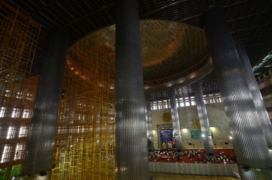 Renovasi interior masjid Istiqlal