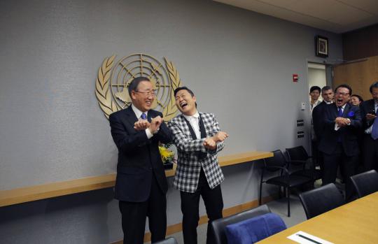 Psy ajak Sekjen PBB joget "Gangnam Style"