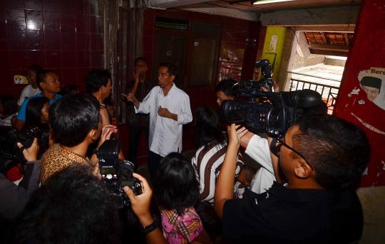 Jokowi ajak istri keliling kampung Jakarta