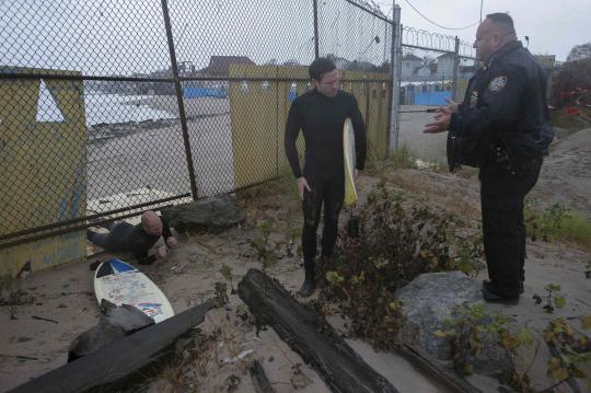 Akibat diterjang Badai Sandy, aktivitas kota New York lumpuh