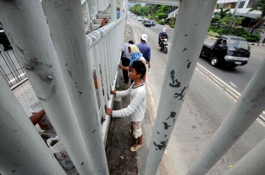 Halte busway Cawang Ciliwung dipercantik