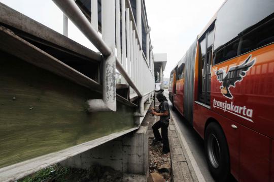 Halte busway Cawang Ciliwung dipercantik