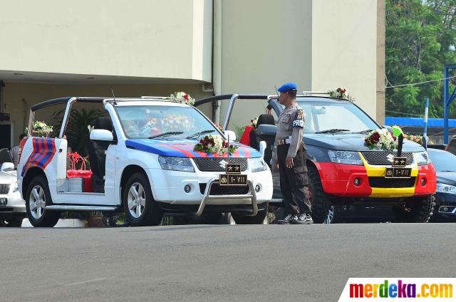 Foto : Irjen Pol Untung S Rajab dilepas menggunakan jip 