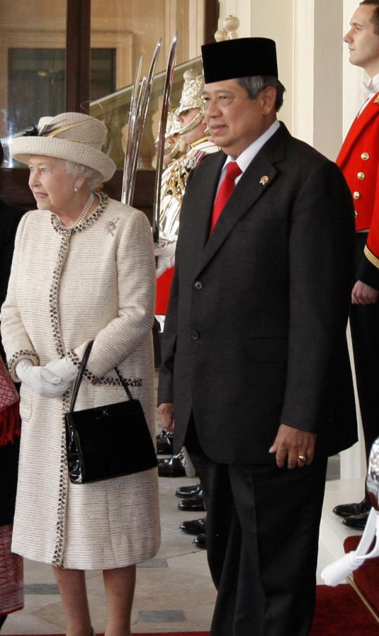 Presiden SBY dan Ibu Ani bertemu Ratu Elizabeth II