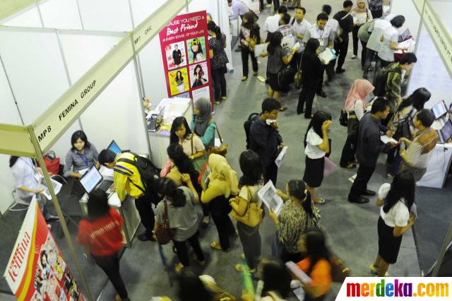 Foto : Ribuan pelamar memadati Kompas Job Career merdeka.com