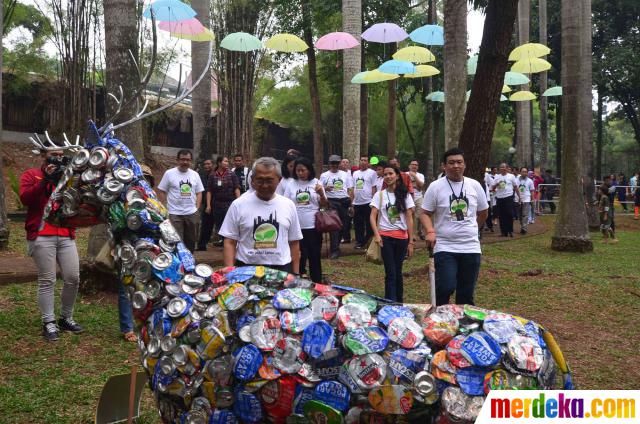 Foto : Menteri PU kampanye peduli taman kota merdeka.com