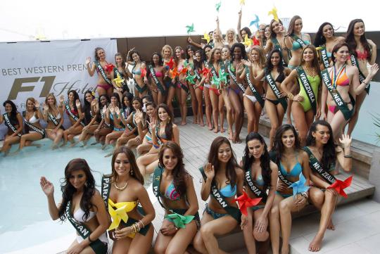 Kontestan cantik Miss Earth 2012 berfoto kenakan bikini 