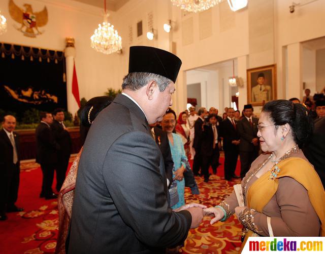 Foto : Presiden SBY Jabat Tangan Megawati| Merdeka.com