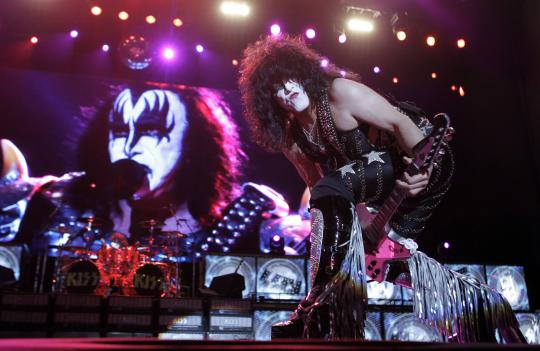 Band rock legendaris KISS tampil memukau di Asuncion
