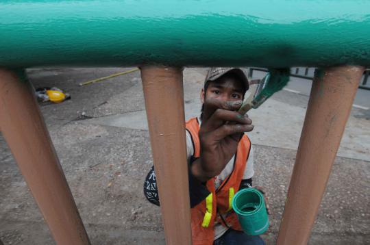 Hindari macet, Dishub pasang pagar pembatas 