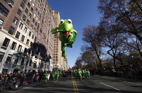 Spiderman mengapung di Parade Macy Thanksgiving
