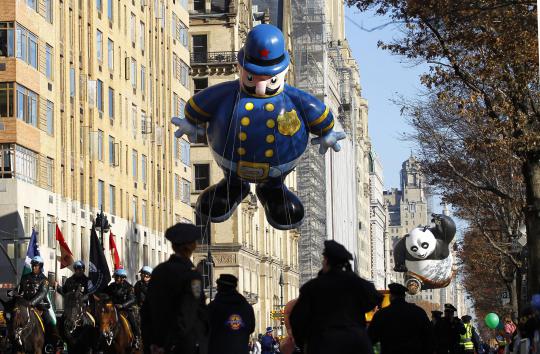 Spiderman mengapung di Parade Macy Thanksgiving