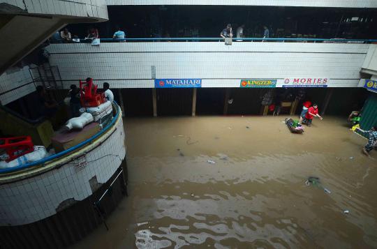 Pasar Cipulir terendam banjir 