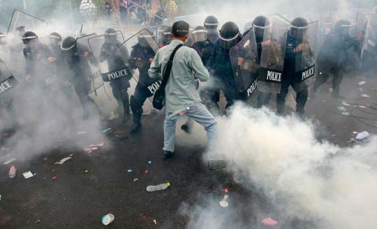 Demo anti pemerintah di Bangkok ricuh