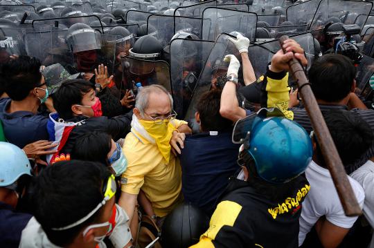 Demo anti pemerintah di Bangkok ricuh