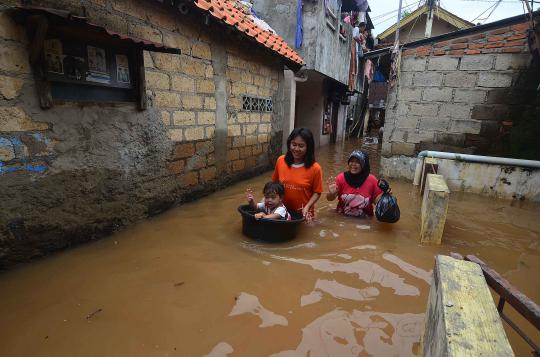 Banjir Kedoya Selatan belum juga surut