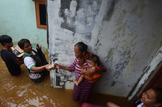 Banjir Kedoya Selatan belum juga surut