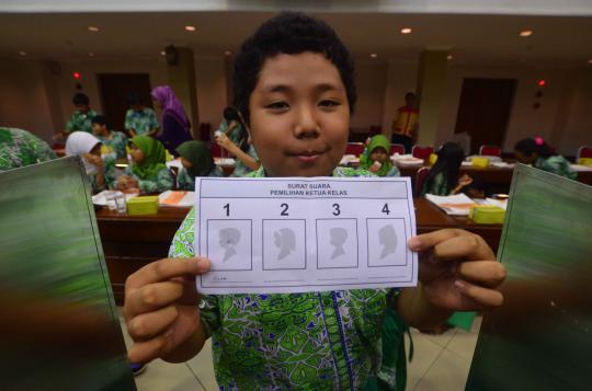 Anak SD Al Azhar ikuti sosialisasi dan simulasi Pemilu di KPU
