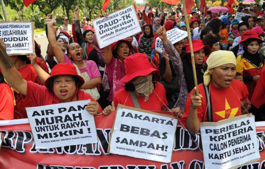 Puluhan rakyat miskin meminta hak di Balai Kota