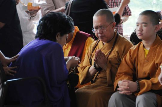 Hartati Murdaya jalani sidang perdana